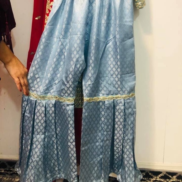 Dress - Picture 5 of 5